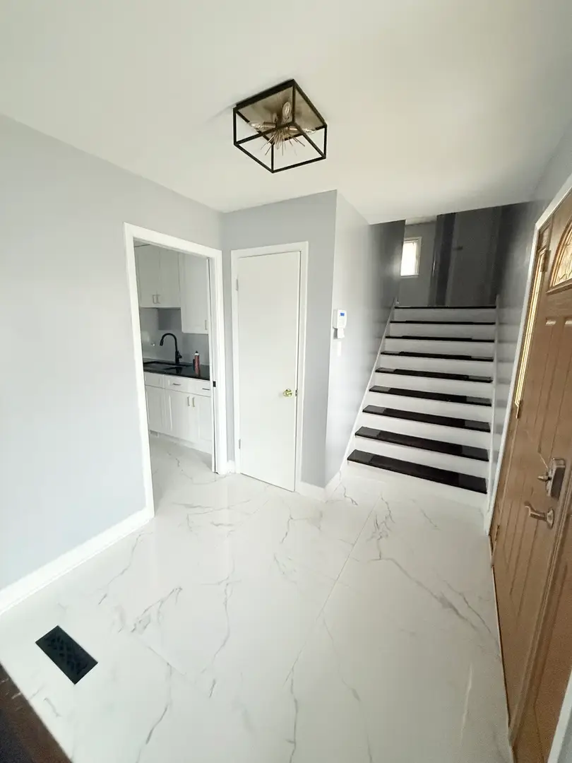 17125 Cregier Avenue, South Holland, IL 60473 - Image #2