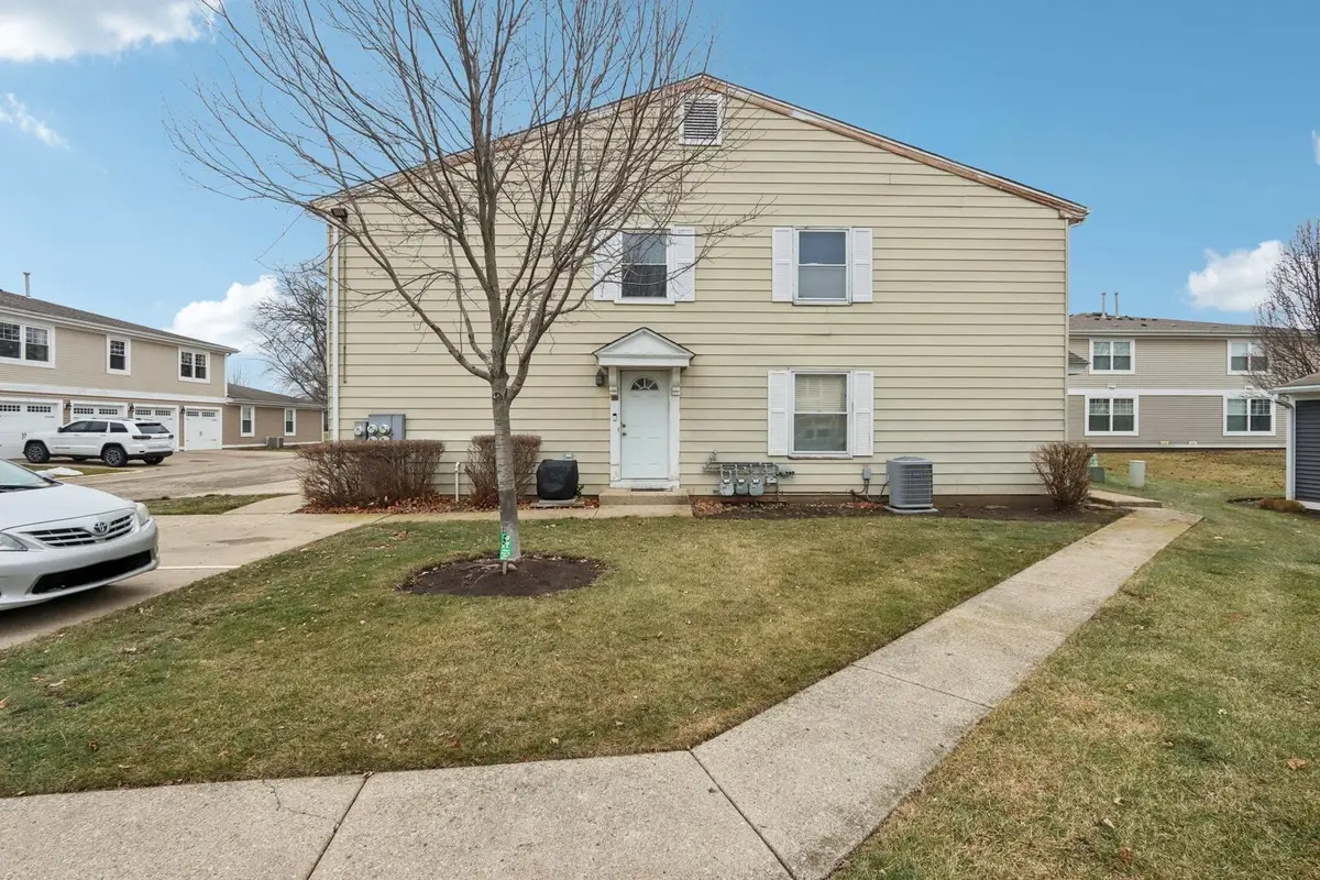 408 Farmingdale Circle #408, Vernon Hills, IL 60061 - Image #1