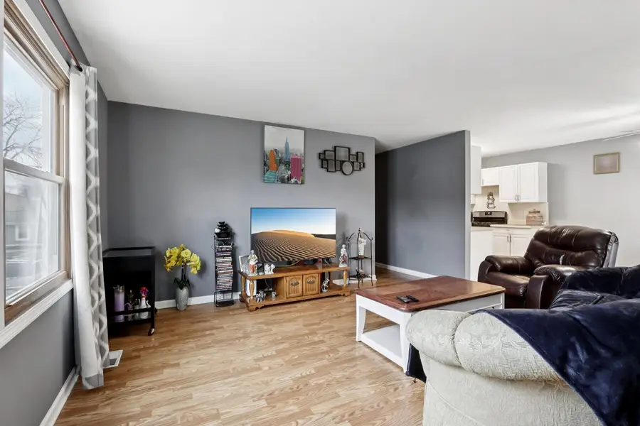 408 Farmingdale Circle #408, Vernon Hills, IL 60061 - Image #3