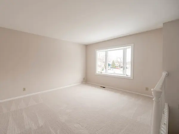 1200 Nippert Drive, Streamwood, IL 60107