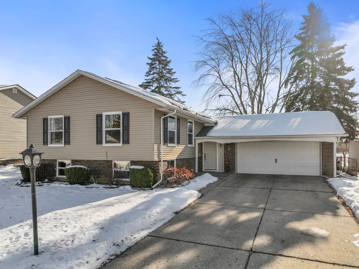 727 Lacy Avenue, Streamwood, IL 60107 - Image #1