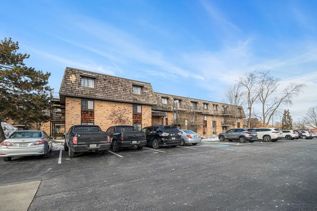 10 Oak Creek Drive #1020, Buffalo Grove, IL 60089 - Image #1
