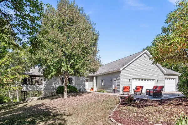 2296 Deer Ridge Court, Carlock, IL 61725