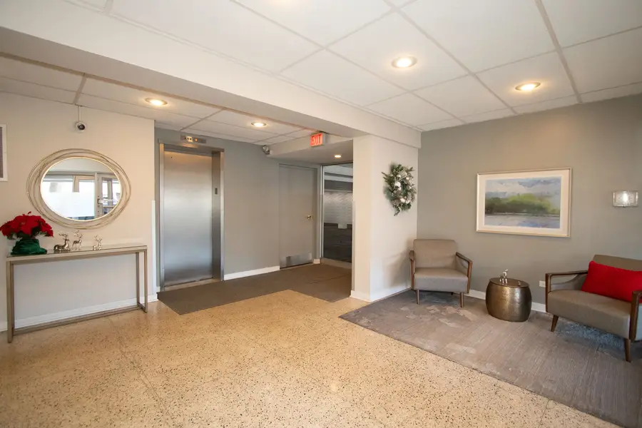 1535 Forest Avenue #404, River Forest, IL 60305 - Image #2