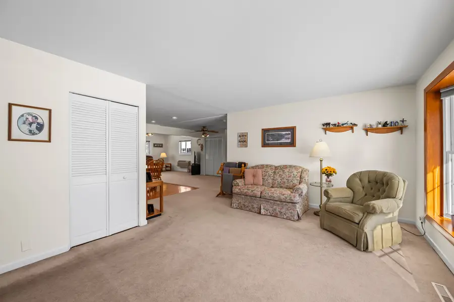1610 N Chestnut Avenue, Arlington Heights, IL 60004 - Image #3