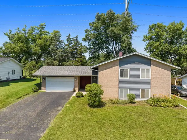 6308 Macarthur Drive, Woodridge, IL 60517