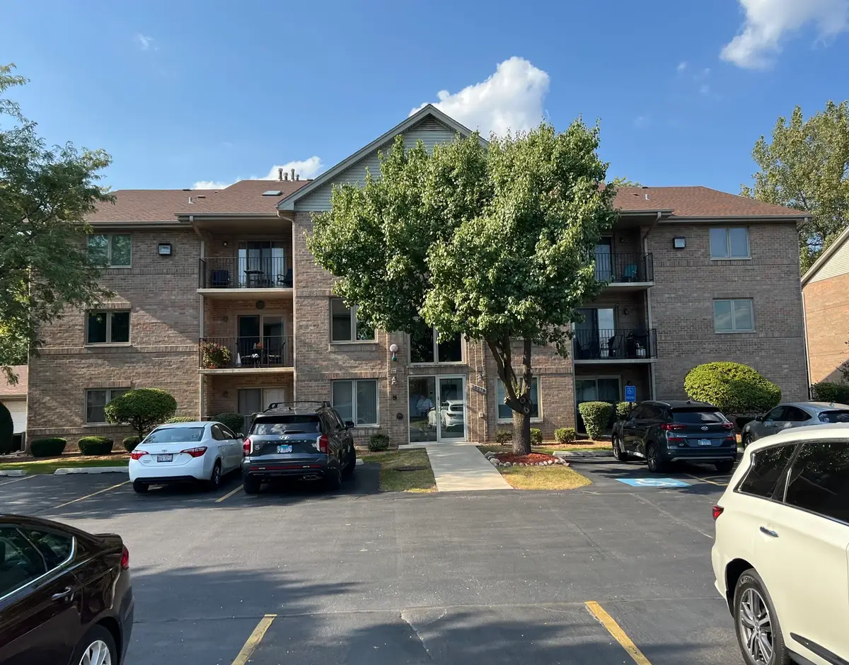 10278 Southwest Highway #2C, Chicago Ridge, IL 60415 - Image #1