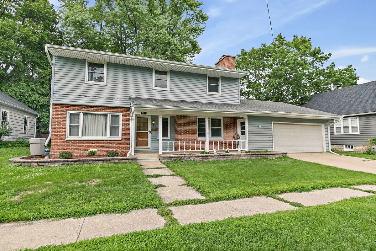 211 E Ottawa Street, Sycamore, IL 60178 - Image #1