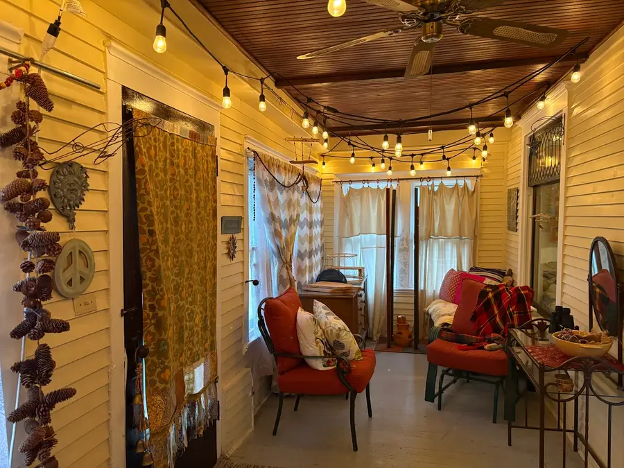 802 Paddock Avenue, Ashton, IL 61006 - Image #2