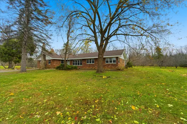 6N879 Dunham Road, Wayne, IL 60184