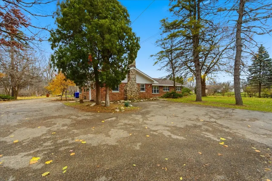 6N879 Dunham Road, Wayne, IL 60184 - Image #2