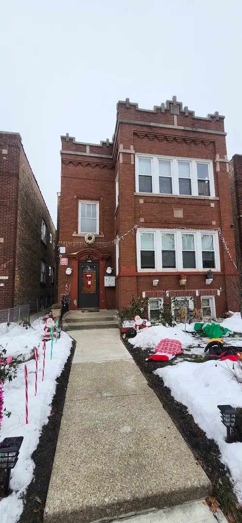 4855 W Wolfram Street, Chicago, IL 60641