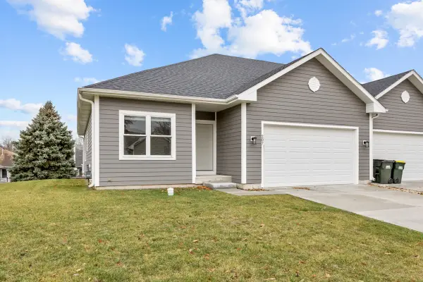 207 Julie Lane, Hampshire, IL 60140