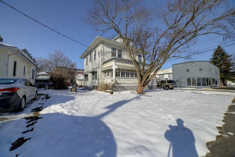 215 S 3rd Street, Watseka, IL 60970 - #2