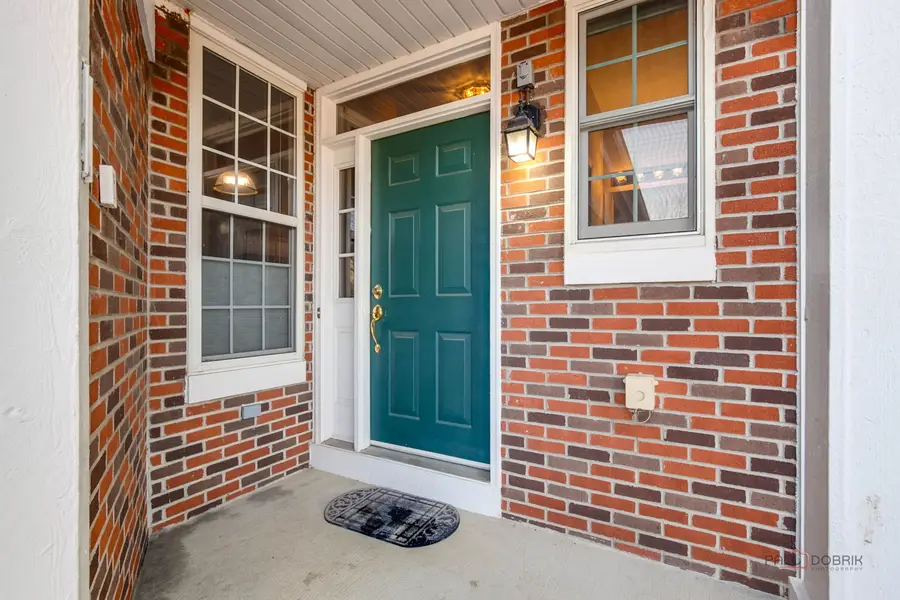 912 Highgate Lane, Grayslake, IL 60030 - Image #3