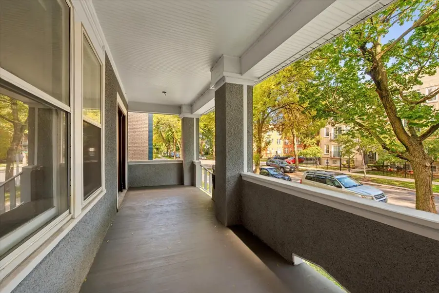 7252 N Bell Avenue, Chicago, IL 60645 - #2