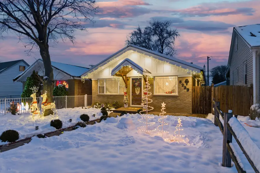 8239 Sayre Avenue, Burbank, IL 60459 - Image #3