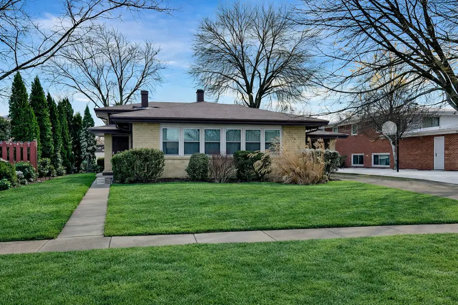 7621 Davis Street, Morton Grove, IL 60053 - Image #2