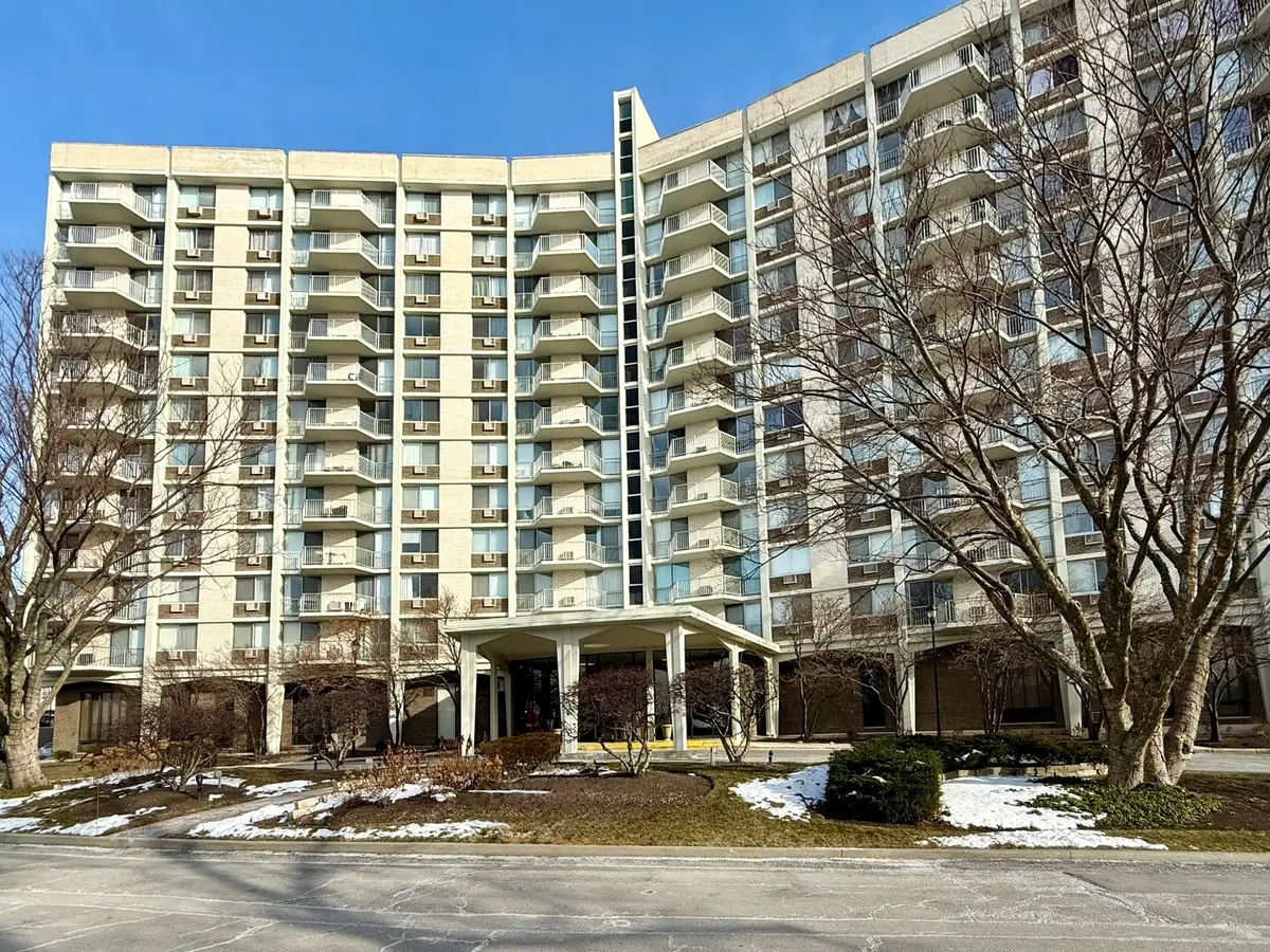 20 N Tower Road #8E, Oak Brook, IL 60523 - Image #1