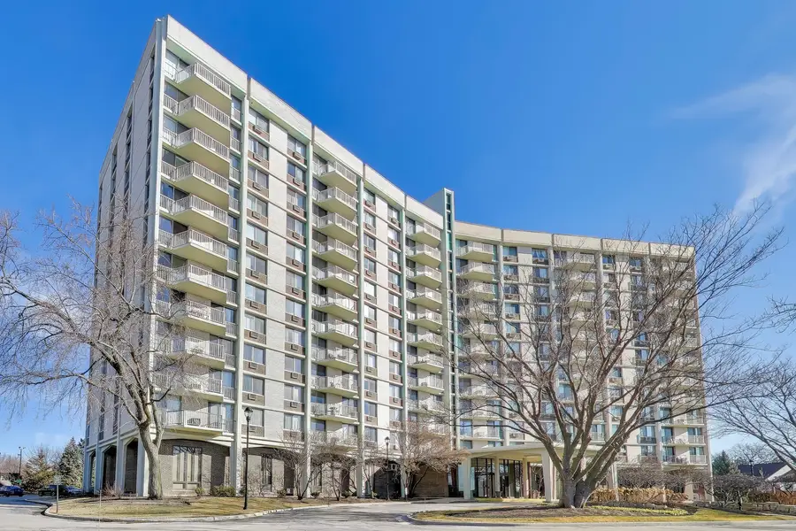20 N Tower Road #8E, Oak Brook, IL 60523 - Image #2