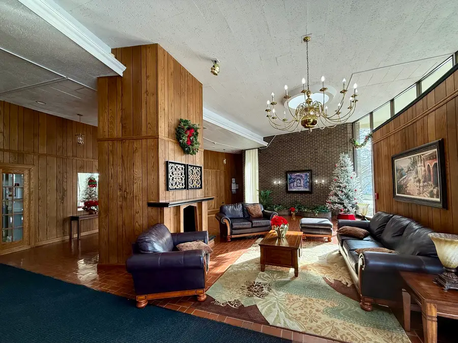 20 N Tower Road #8E, Oak Brook, IL 60523 - Image #3