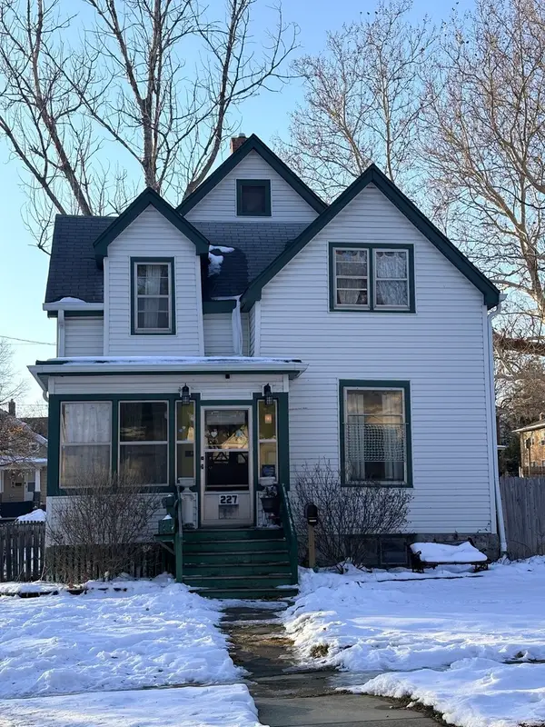 227 London Avenue S, Winnebago, IL 61104