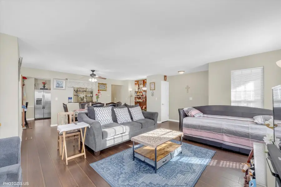 864 Lansing Court #864, Vernon Hills, IL 60061 - Image #3