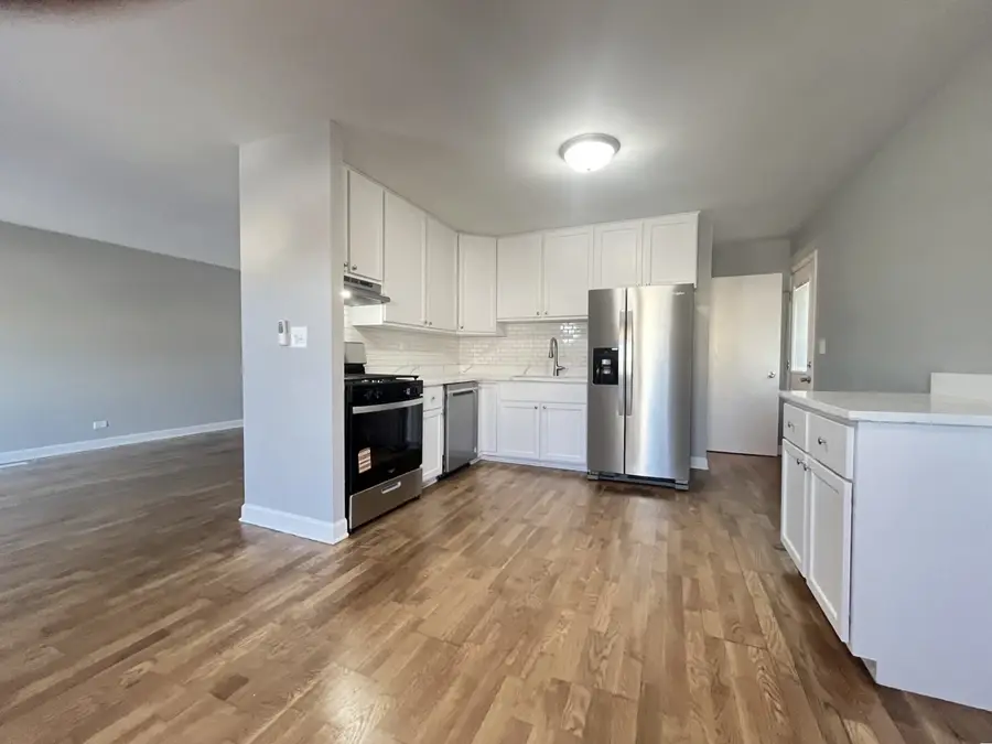 1606 N Poplar Avenue N, Round Lake Beach, IL 60073 - Image #2