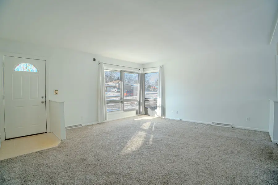 307 Hill Avenue, North Aurora, IL 60542 - #2