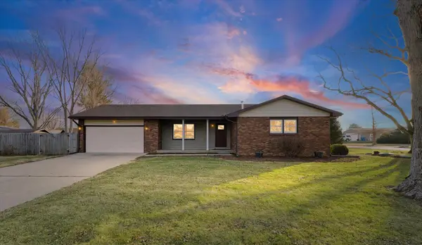 1688 Willowdale Drive, St. Joseph, IL 61873