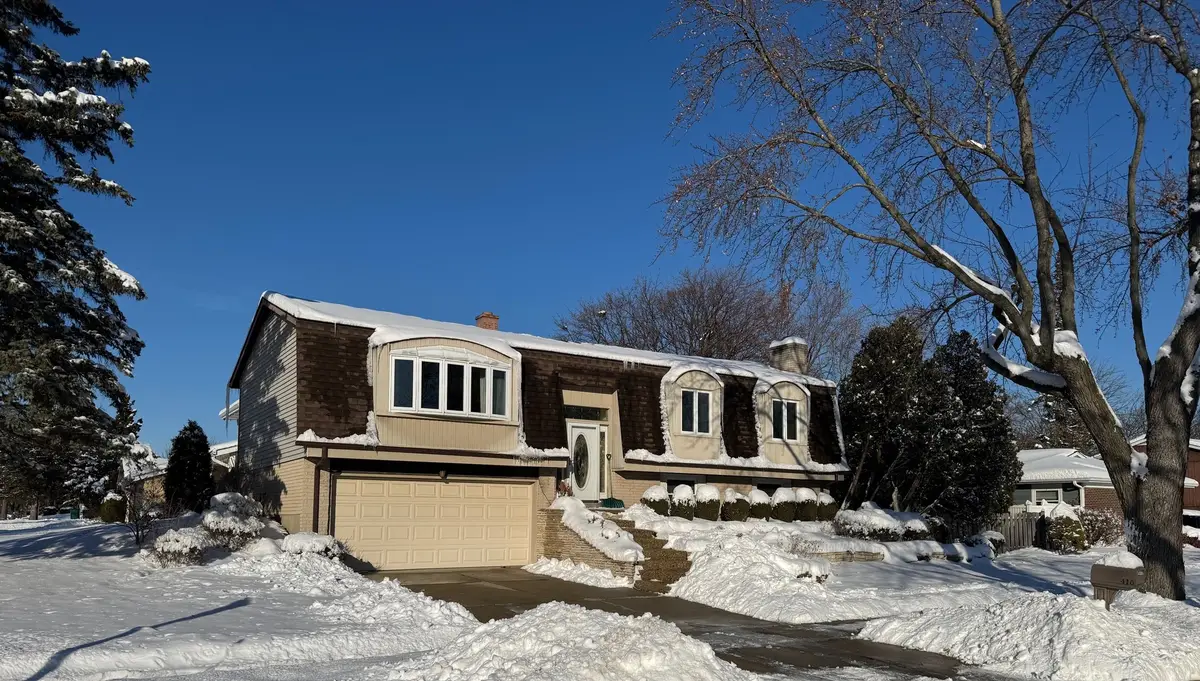 416 Trinity Court, Buffalo Grove, IL 60089 - Image #1