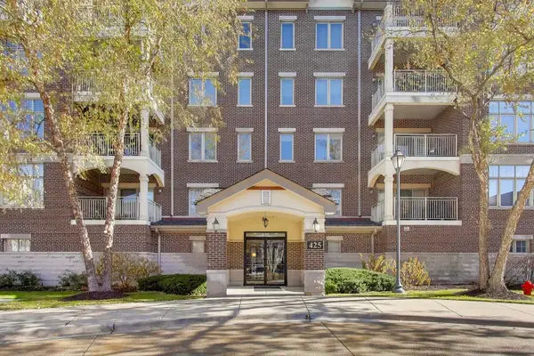 425 Village Green Road #213, Lincolnshire, IL 60069