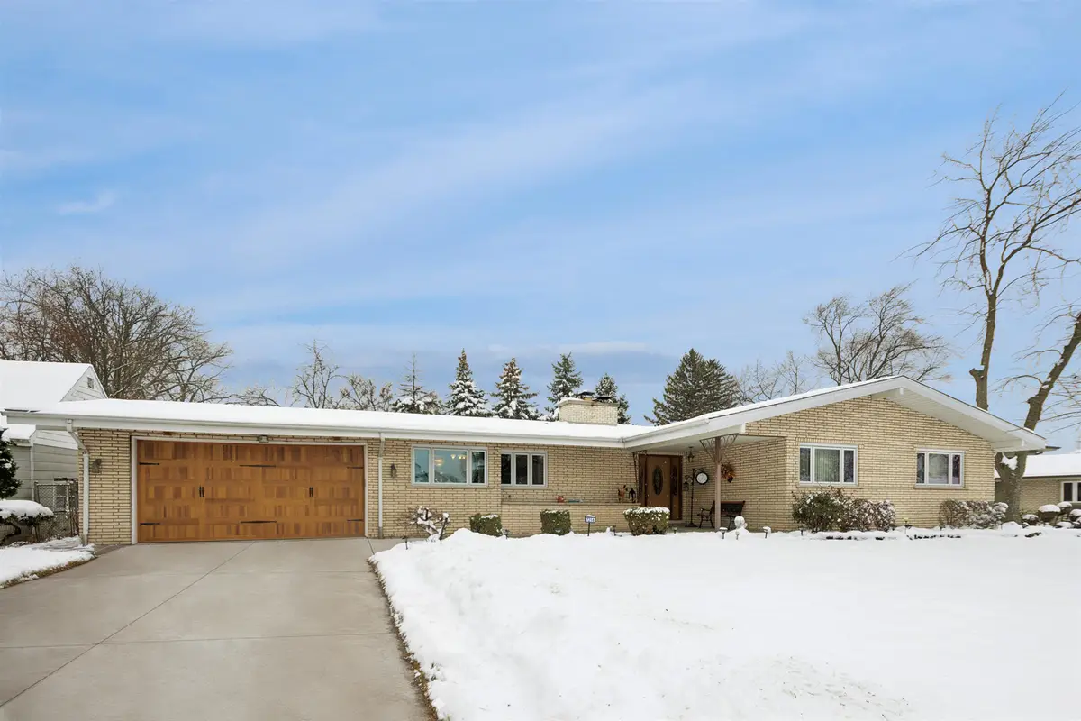 7216 S Octavia Avenue, Bridgeview, IL 60455 - #1