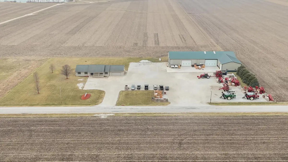 8735 N 2000 East Road, Fairbury, IL 61739 - Image #1
