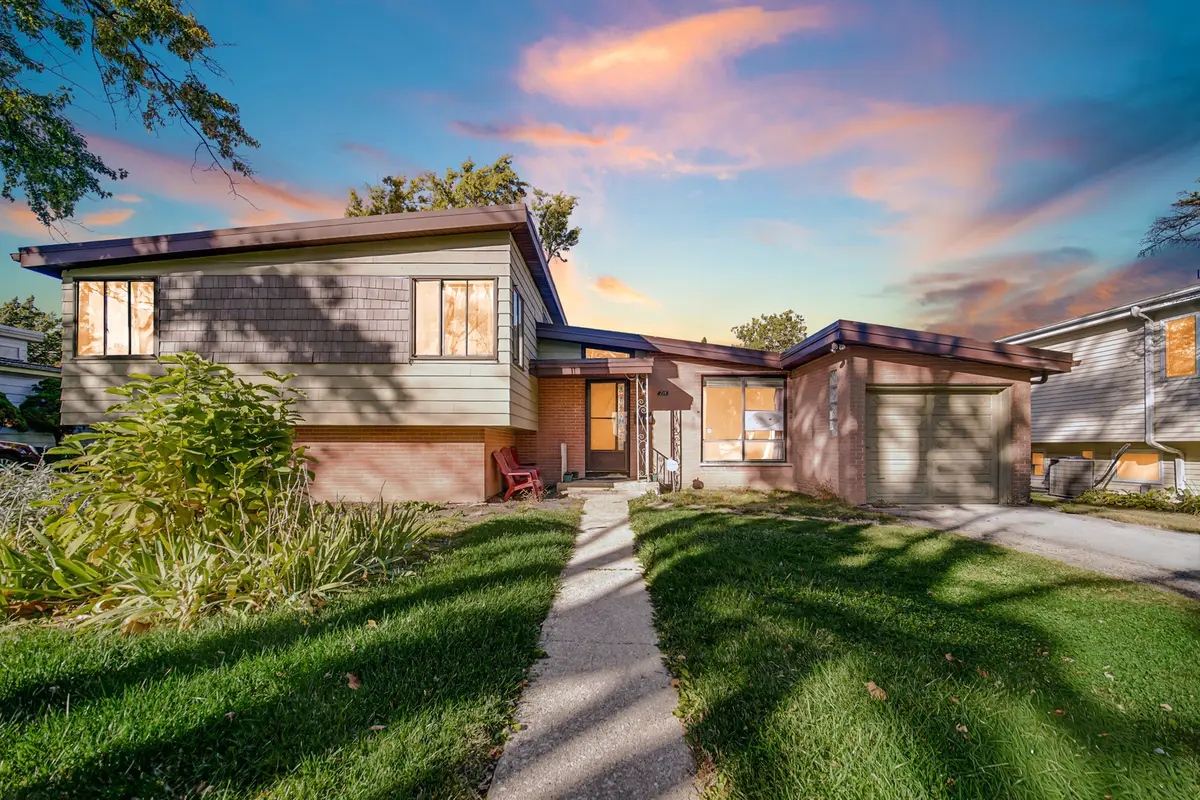 714 W Pleasant Street, Villa Park, IL 60181 - Image #1