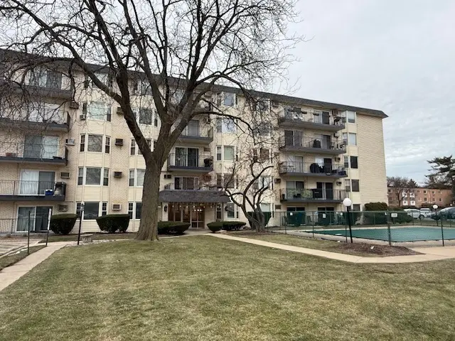 5510 Lincoln Avenue #B409, Morton Grove, IL 60053 - Image #2
