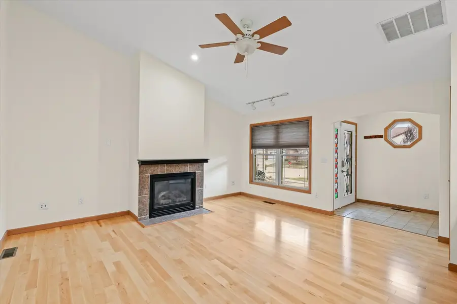 Address Withheld By Seller, Urbana, IL 61802 - Image #2