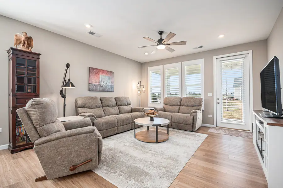 3207 Dove Mountain Drive, Aurora, IL 60503 - Image #3