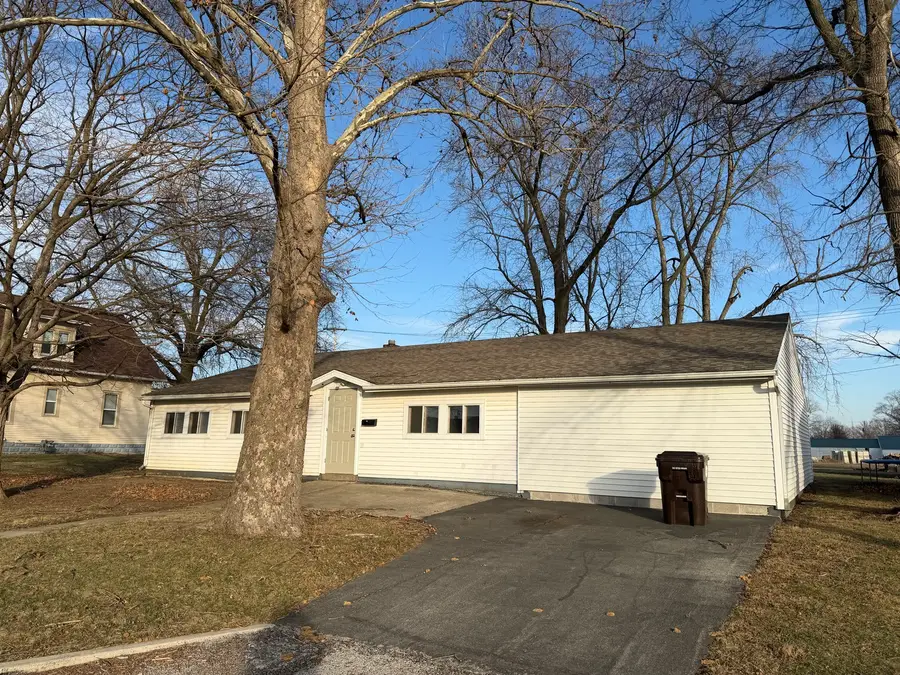820 N Plum Street, Farmer City, IL 61842 - Image #3