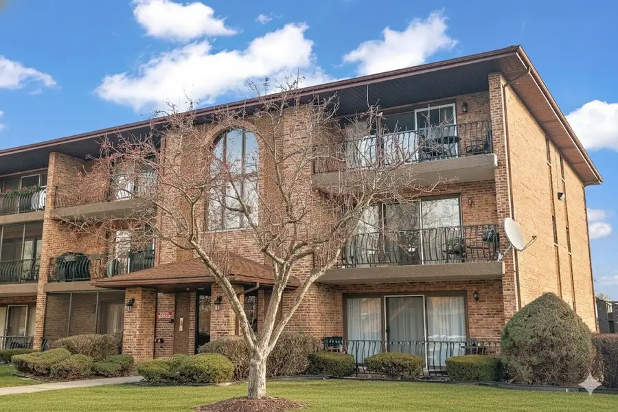11103 Heritage Drive #1B, Palos Hills, IL 60465 - Image #2