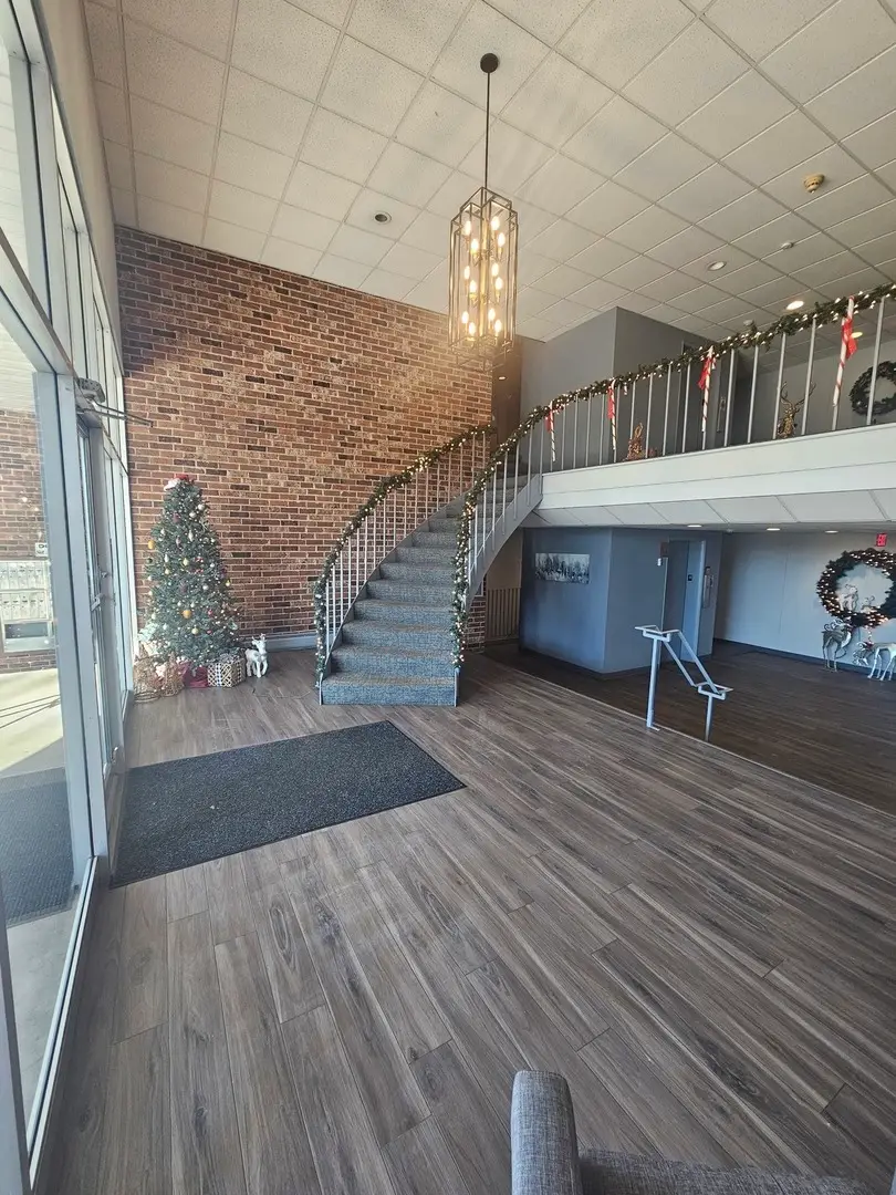 3913 Saratoga Avenue #117, Downers Grove, IL 60515 - Image #2