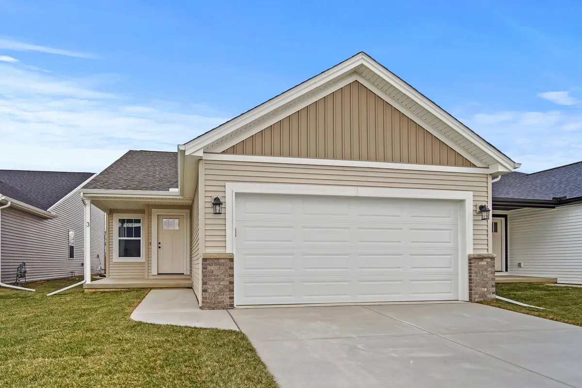 3 Eric Court, Bloomington, IL 61705 - #1