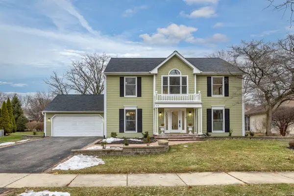 818 Fairwinds Court, Naperville, IL 60563