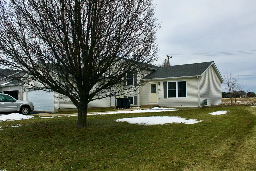 424 N Aspen Drive, Cortland, IL 60112 - Image #2