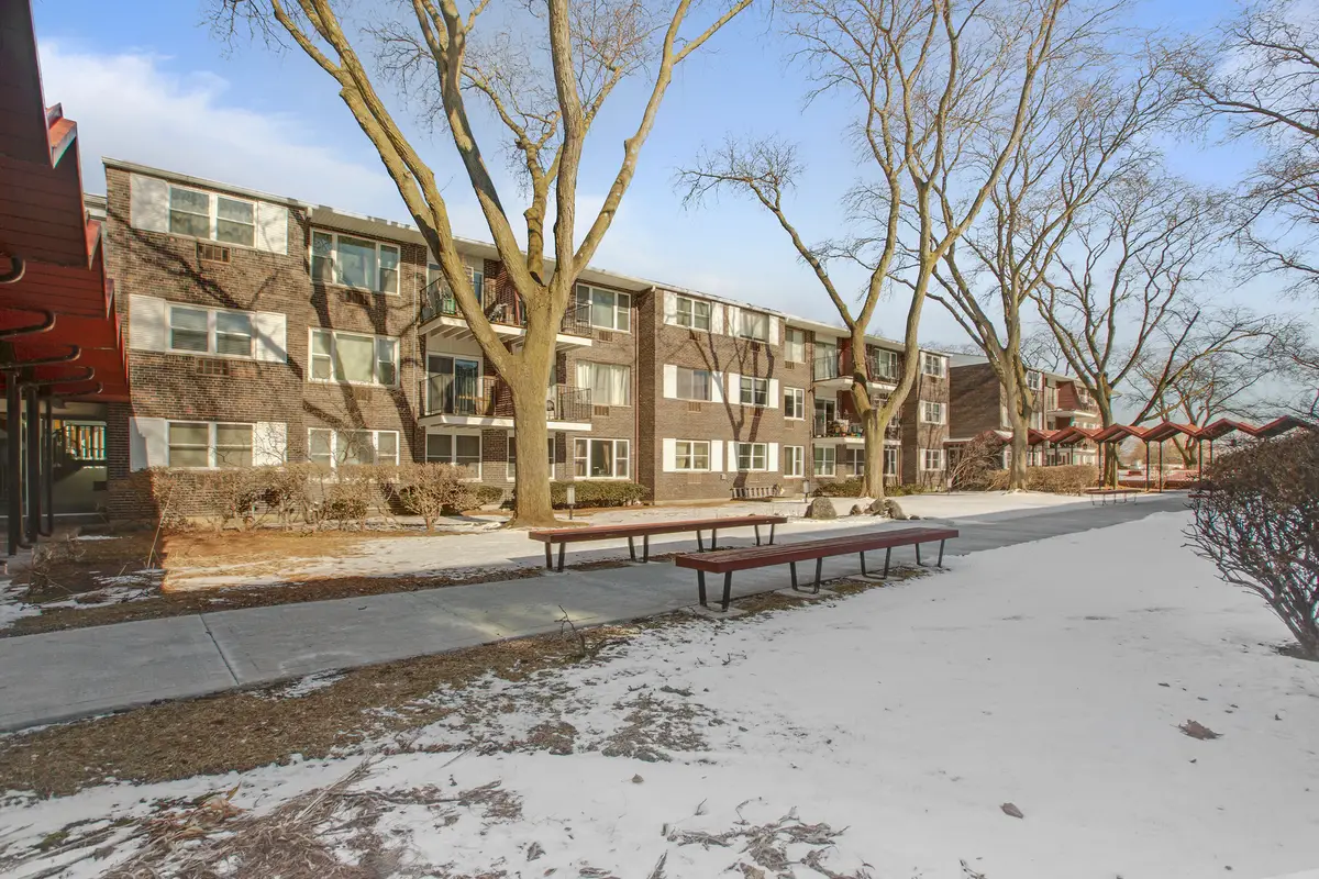 8712 Skokie Boulevard #3L, Skokie, IL 60076 - Image #1
