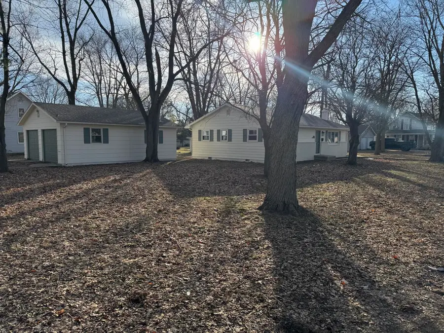 281 E Sprague Street, Bement, IL 61813 - Image #2