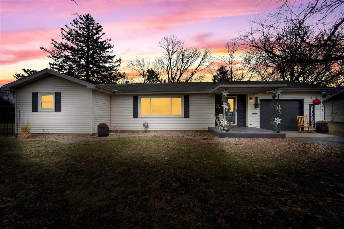 517 Sunrise Drive, Chenoa, IL 61726 - Image #1