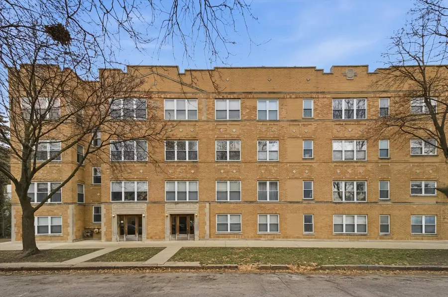 3808 W Belle Plaine Avenue #G, Chicago, IL 60618 - Image #2