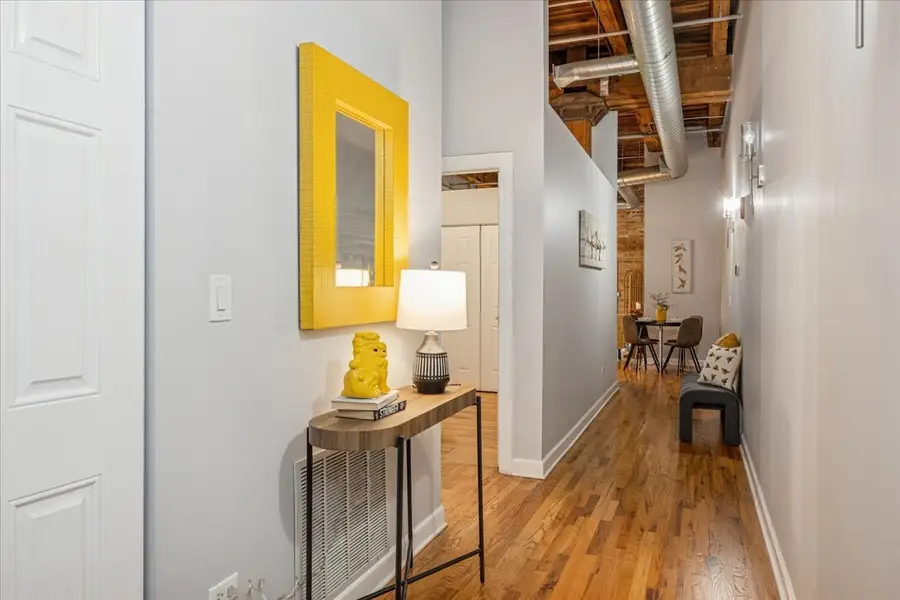 824 W Superior Street #303, Chicago, IL 60642 - Image #2