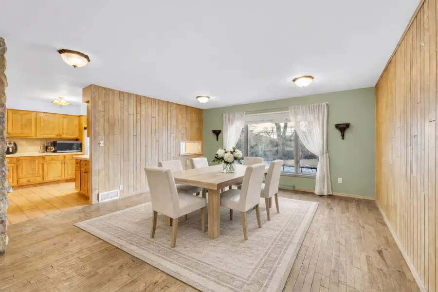 801 Woodlawn Drive, Dekalb, IL 60115 - Image #3